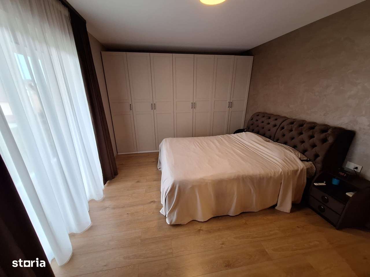 Casă cu finisaje și dotări premium-19