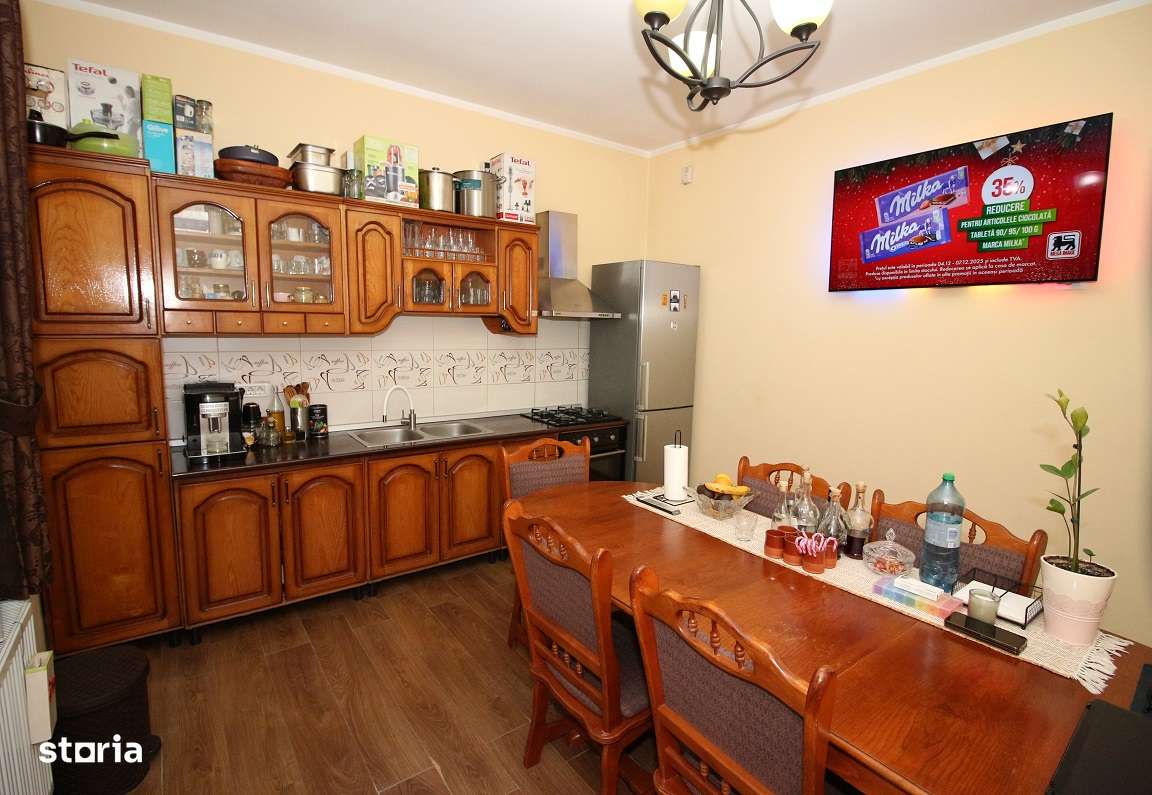 Casa Buhusi STRADAL ( str.LIBERTATII VIZAVI PETROM) Mobilat/Utilat-13