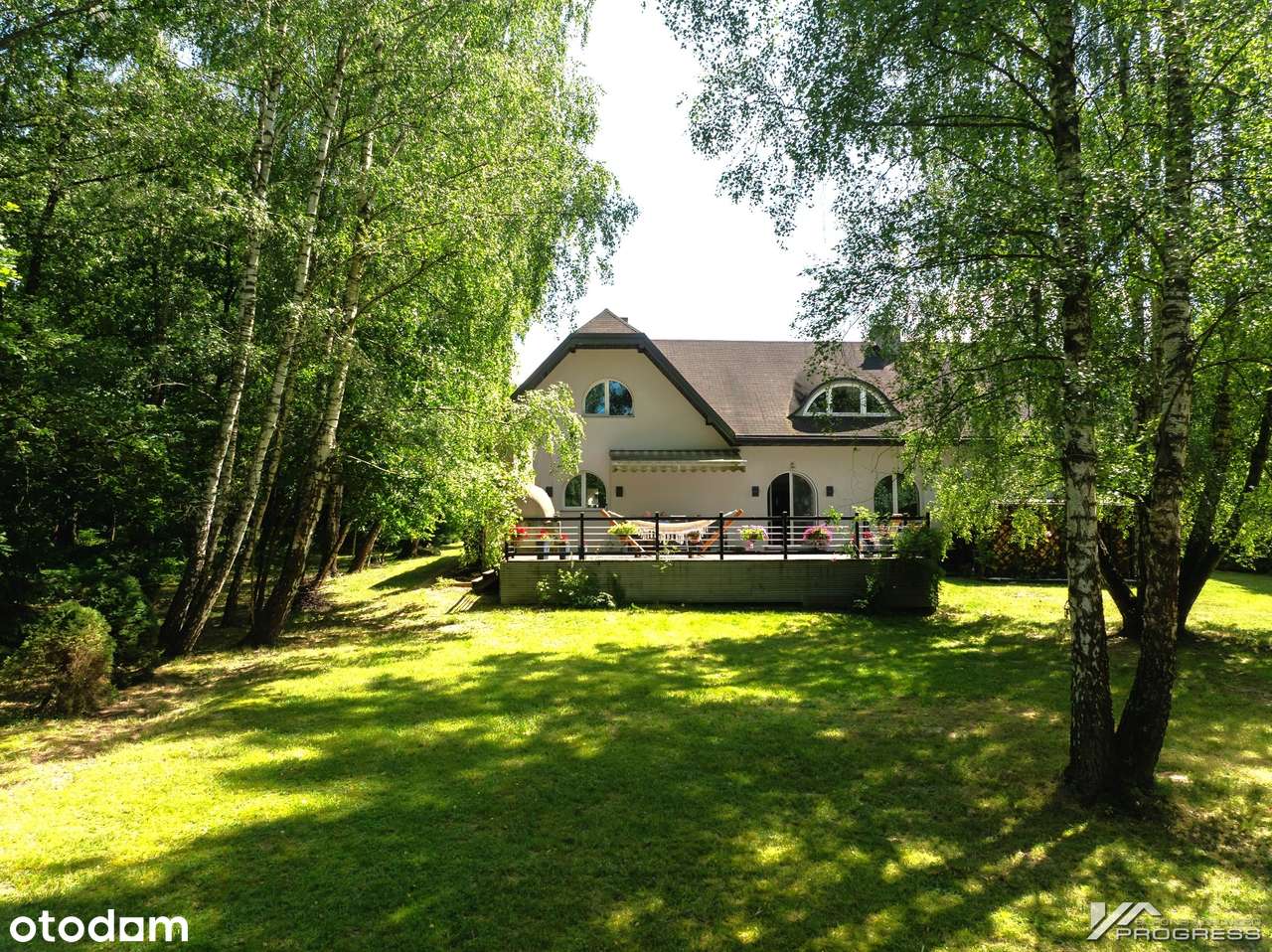 Willa w stylu bawarskim na przedmieściach Krosna. - Pełny obrazek: 4/19