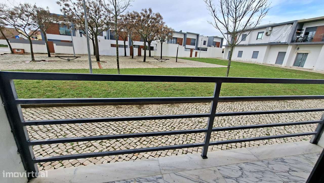 Apartamento T2 com 95m2 na Quinta Anjo-8