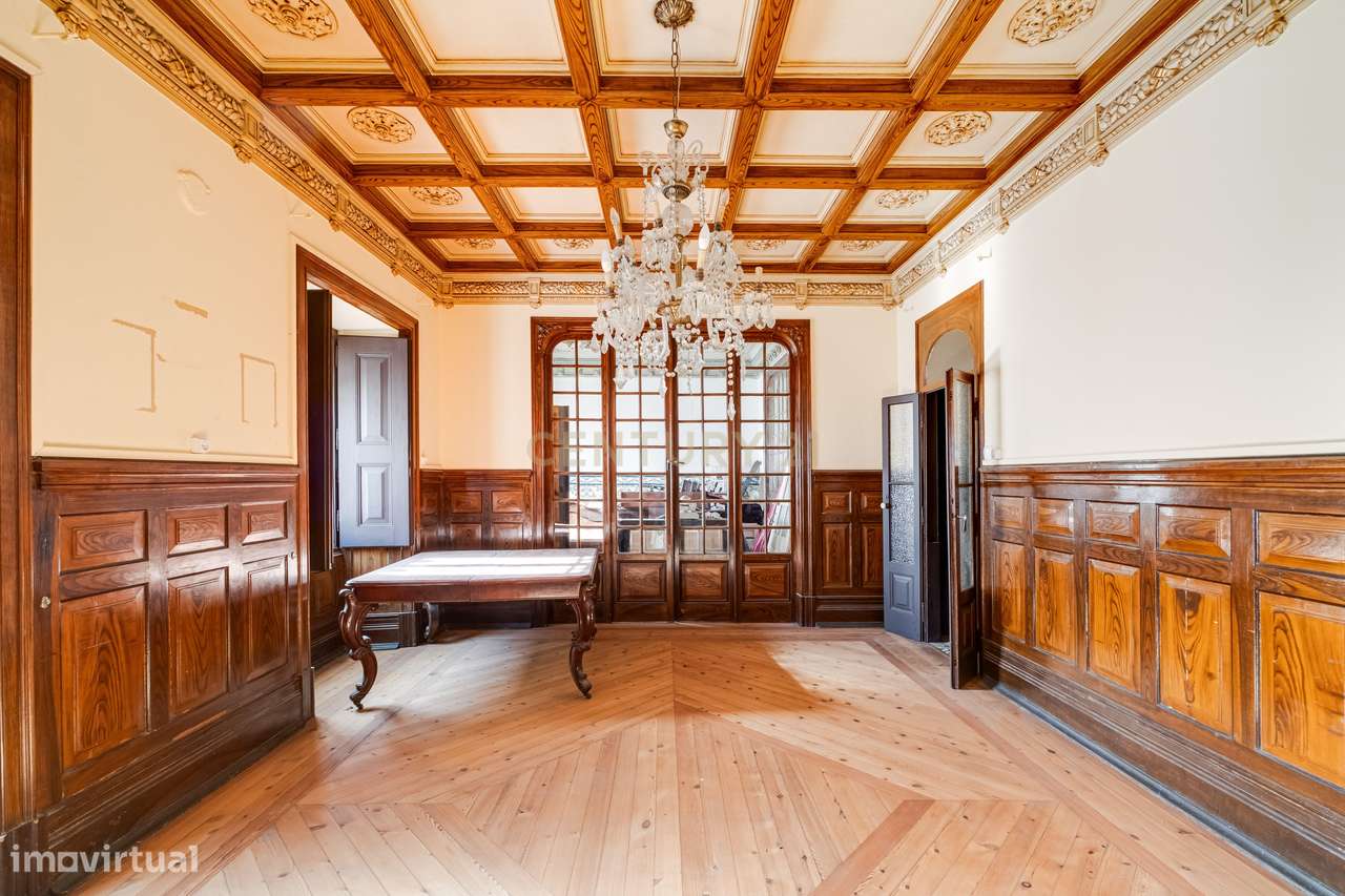 "Exclusiva Moradia Senhorial no Coração Histórico de Évora."-10