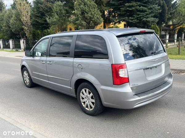 Chrysler Town & Country 3.6 Touring - 16