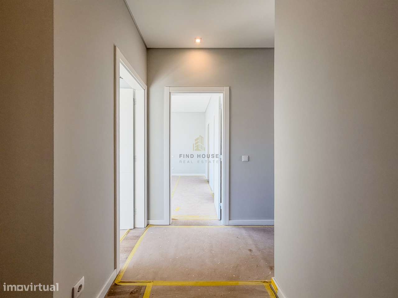 Vende-se Moradia T4 com jardim em Albarraque-15