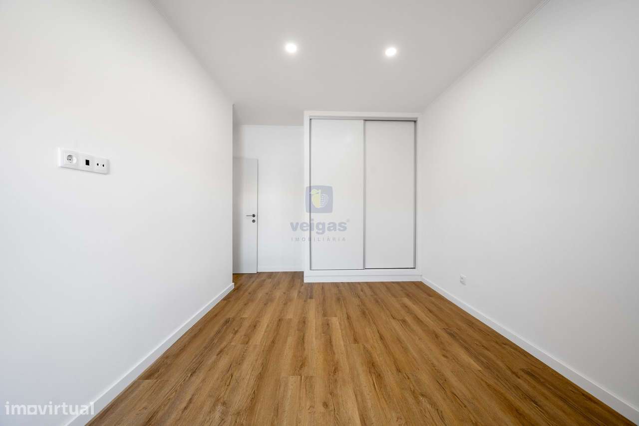 Apartamento T4 Remodelado – Conforto e Modernidade no Barreiro-12