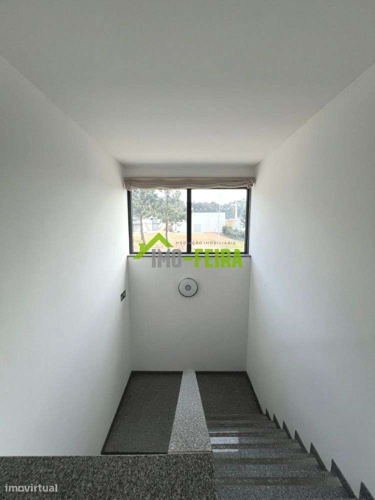 Pavilhão industrial , Fiães-12