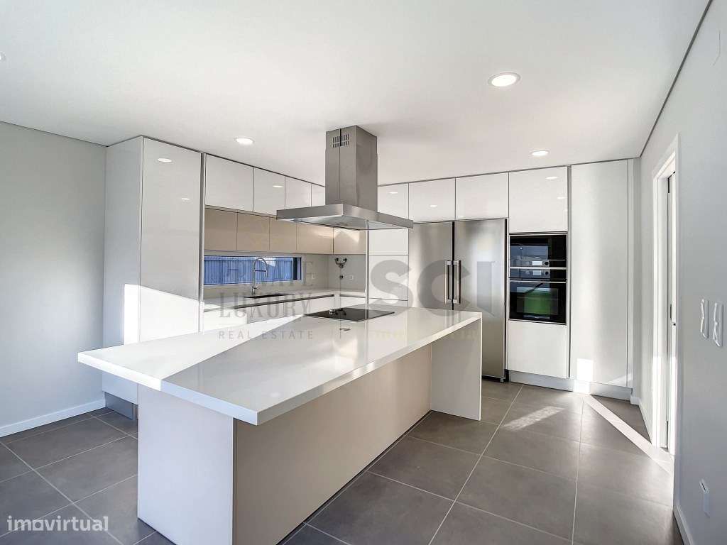 Moradia T3 Independente Térrea em Azeitão Garagem Piscina - Grande imagem: 4/43