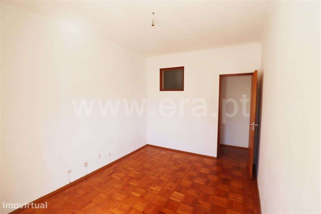 Apartamento T2 de origem; Cruz de Pau-2
