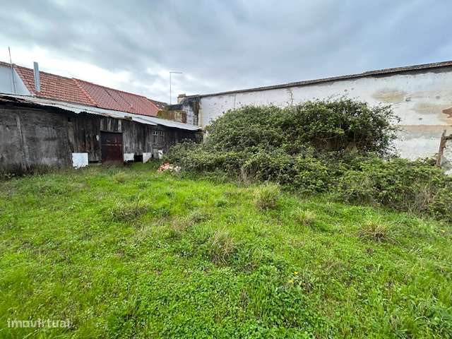 Prédio urbano sito em Benavente-10