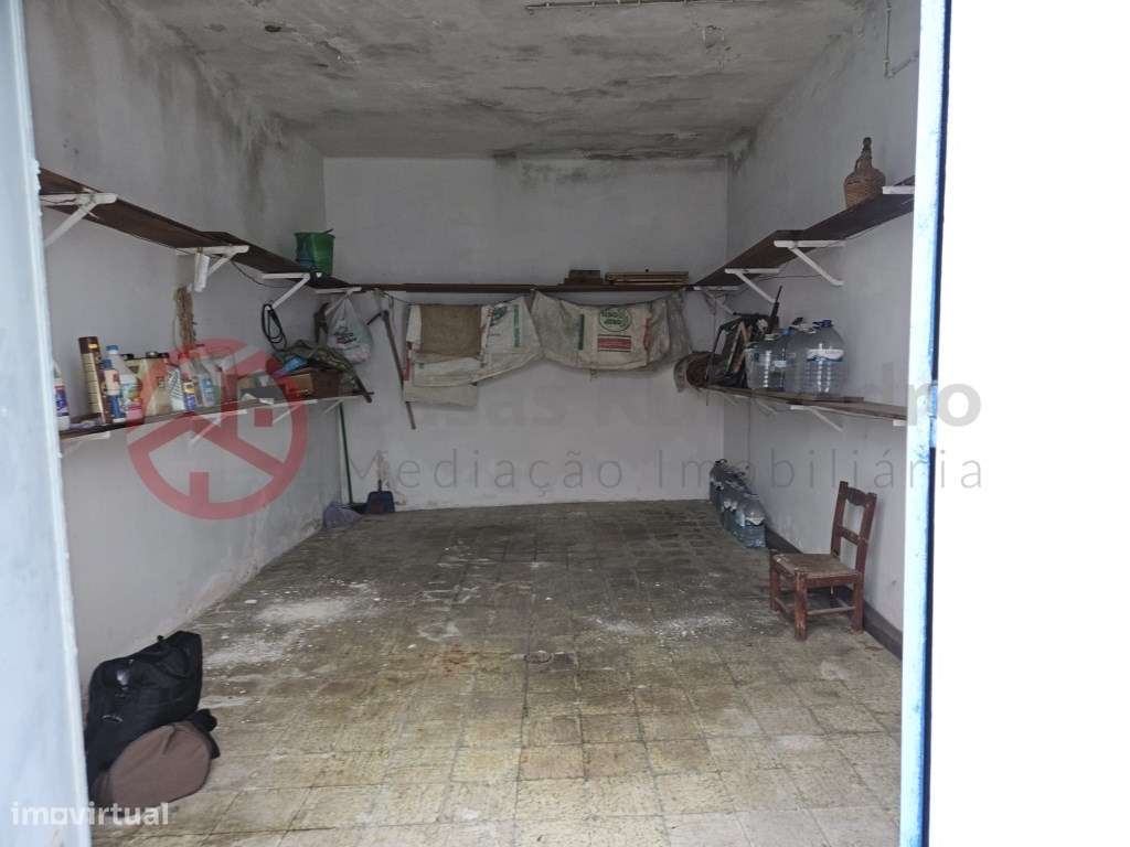 Garagem com água e luz, Feijó - Grande imagem: 3/6