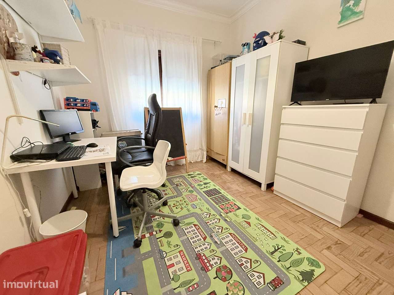 Moradia T3 | Box 2 Carros | Jardim | Exclusivo-13