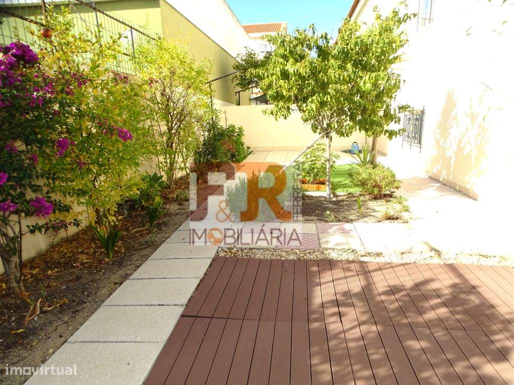 Moradia Duplex T2+1 com sótão aproveitável e Garagem Quinta do Cond...-7