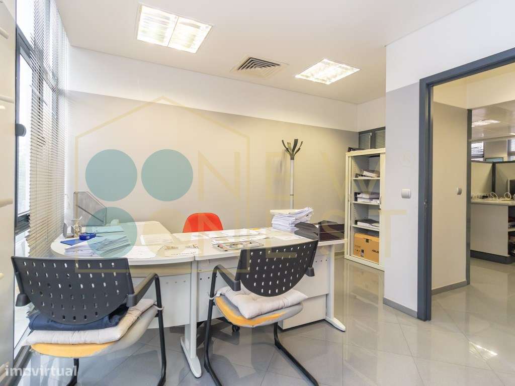 Escritório amplo com terraço de 77m2 na baixa de Setúbal, com possi...-7