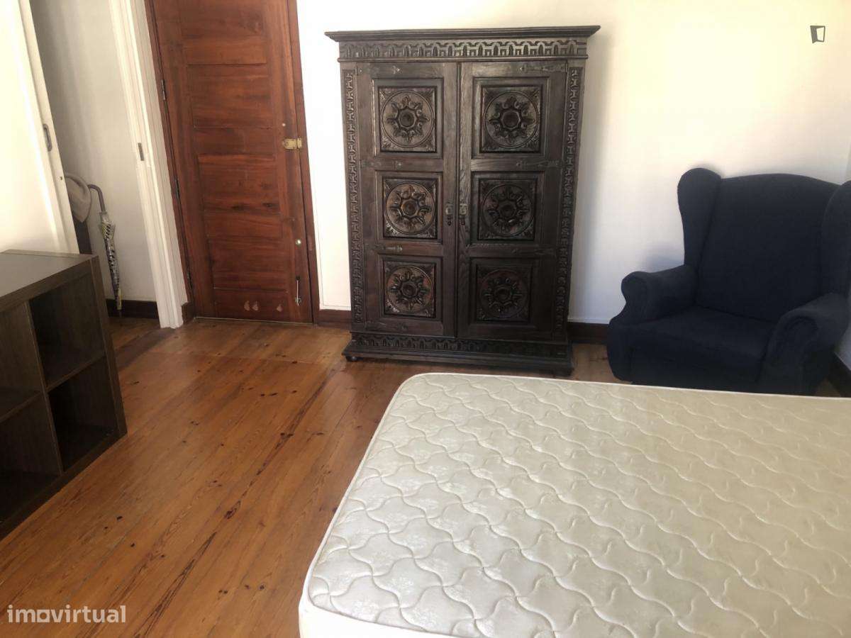 Quarto - localizado em Montes Claros Coimbra - Grande imagem: 4/10