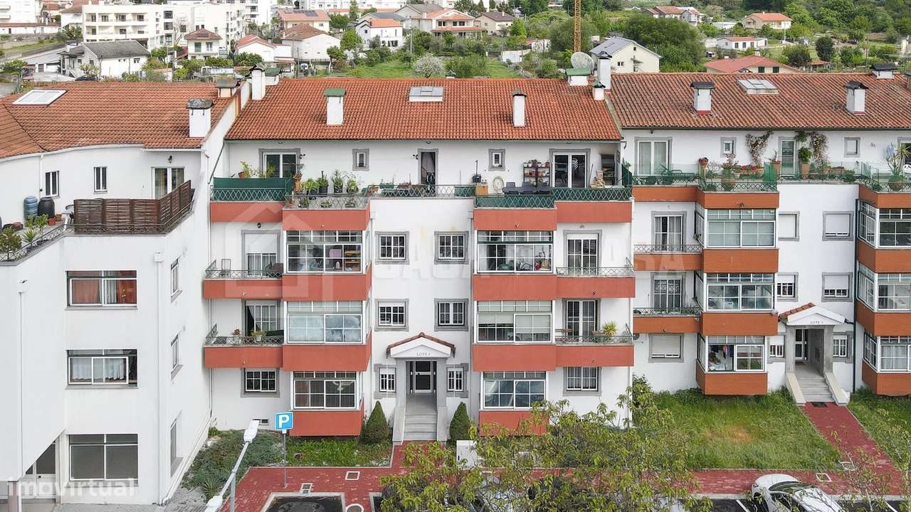 Apartamento T4 c/ Terraço Abraveses-0