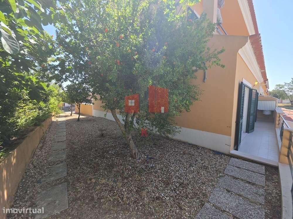Moradia T4 com Piscina em 900 m2 de lote-28