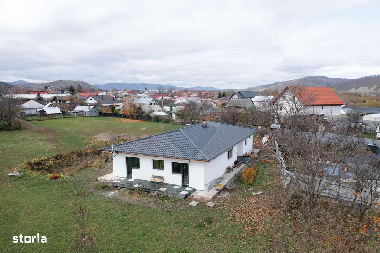 Casă / Vilă cu 5 camere de vânzare-17