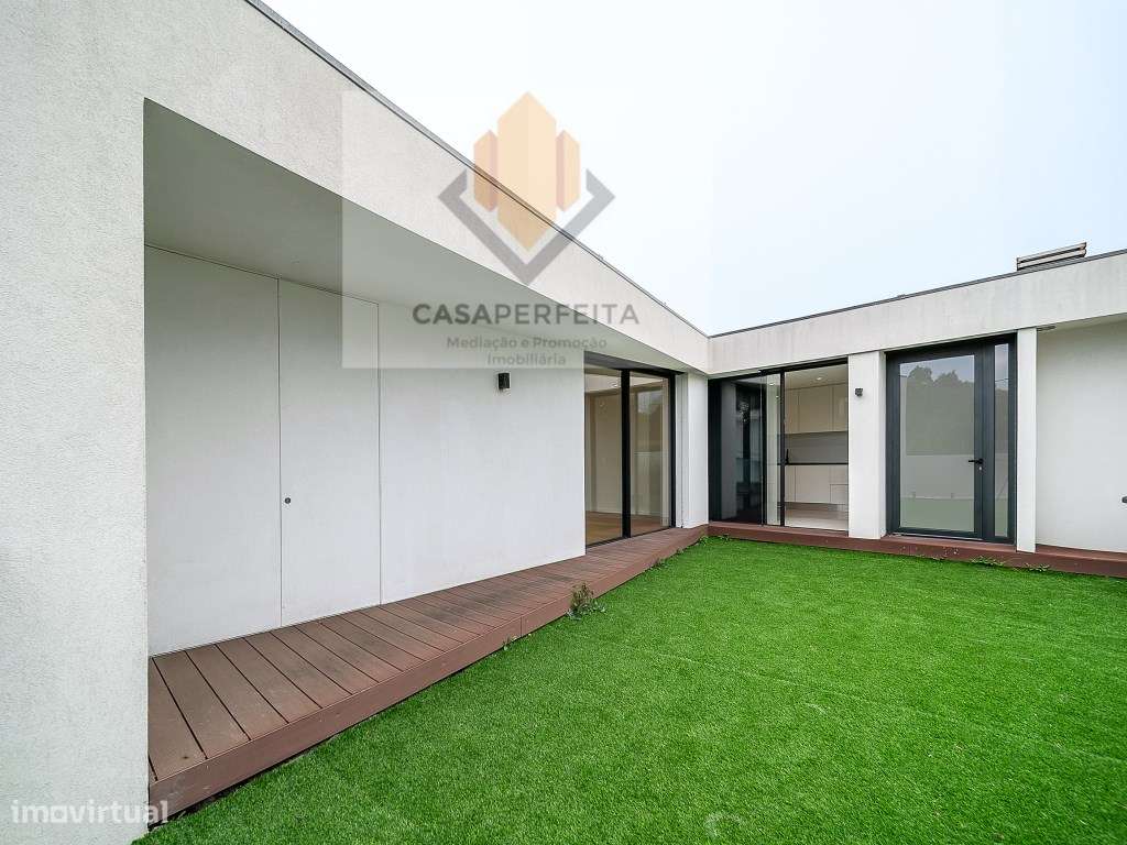 Luxuosa Moradia T4 a 150 metros da Praia - Madalena-56