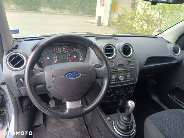 Ford Fiesta 1.3 - 9