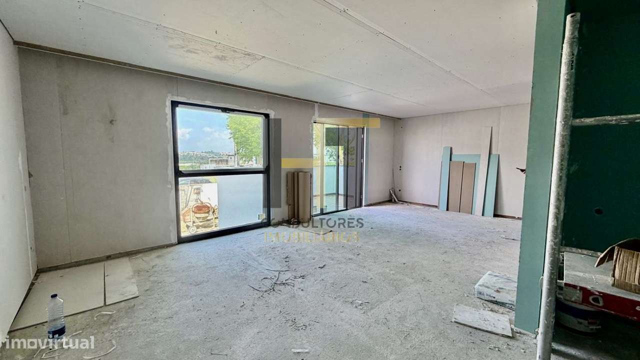 Moradia T3 | 235m² de Logradouro + Possibilidade de Piscina | Varanda-51