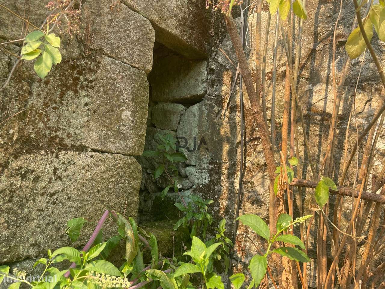 Moradia em granito para reconstruir em Mangualde - Grande imagem: 4/18