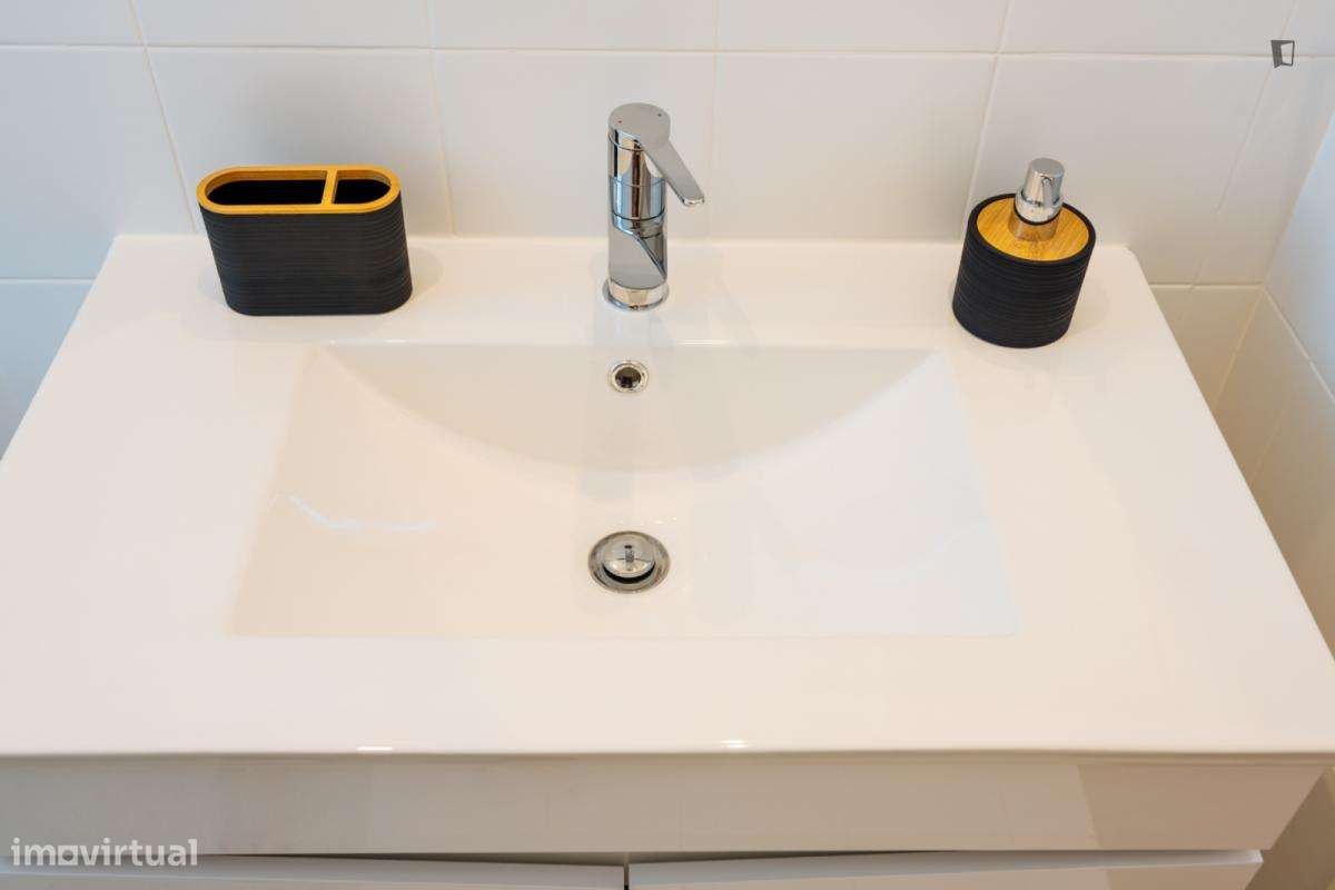 Quarto - localizado em Arroios Lisbon - Grande imagem: 4/43