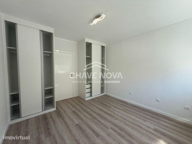 T2+1 Renovado c/ Garagem Box em Valadares-13