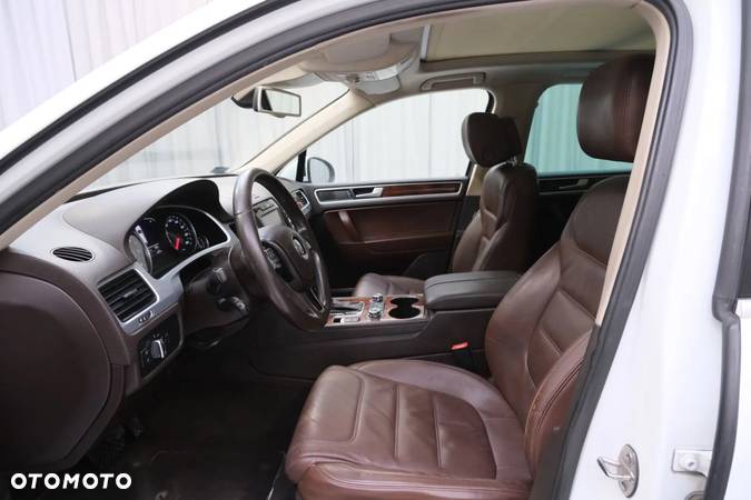 Volkswagen Touareg 3.0 V6 TDI BMT - 5