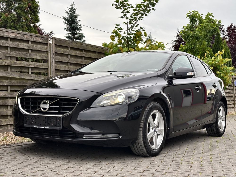 Volvo V40 II (2012-) D2 Momentum 2014