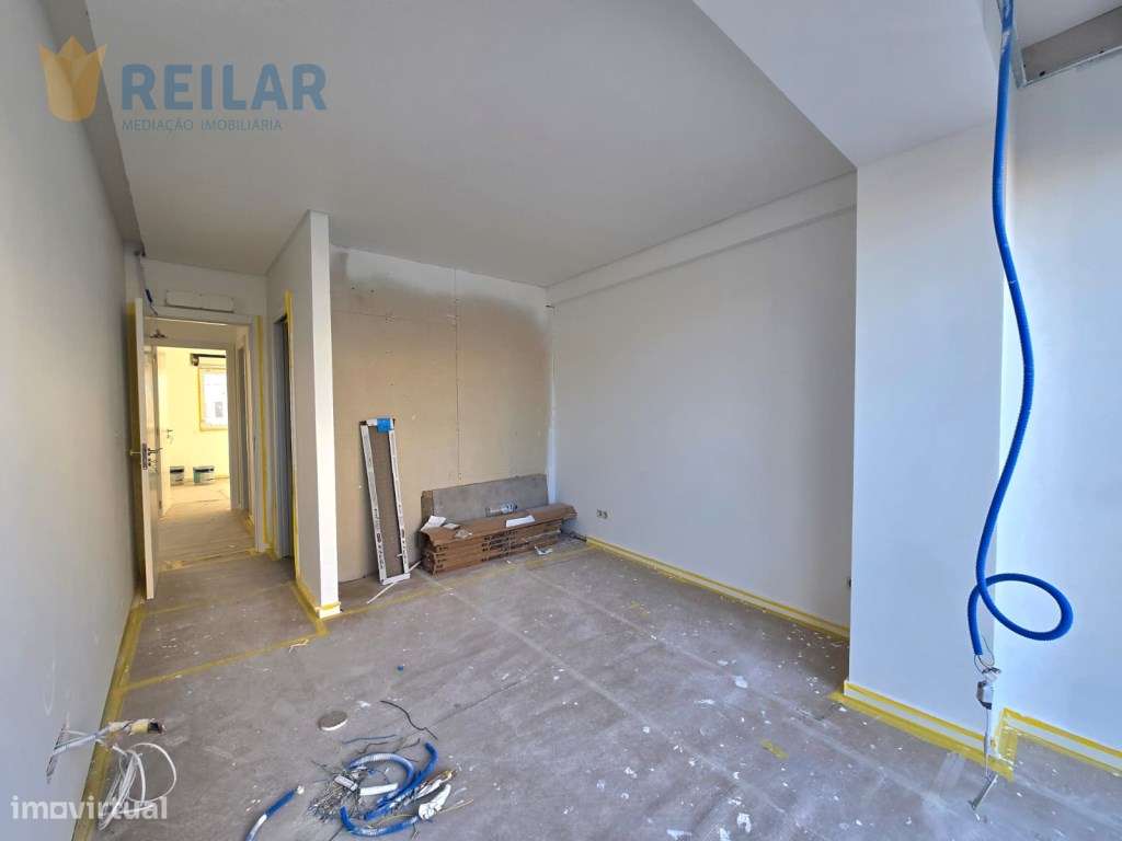 Santa Iria da Azóia - T3 Remodelado-2