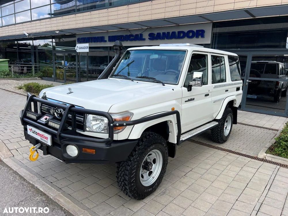 Second hand Toyota Land Cruiser - 29 900 EUR, 183 900 km - Autovit