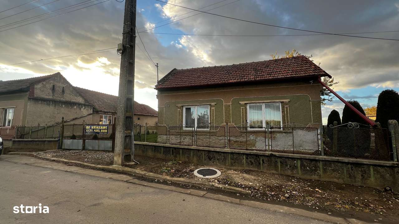 Casă de vânzare în Berveni- în curs de amenajare-9