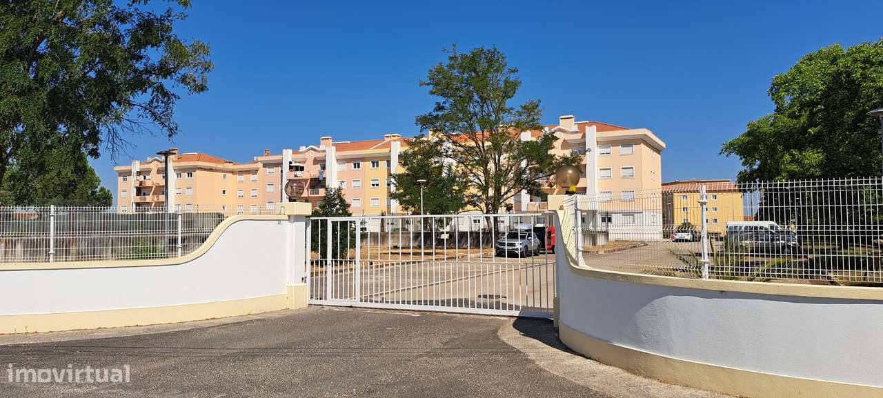 Apartamento T4 com 156m²,estacionamento, 2 arrecadações Samora Correia-21