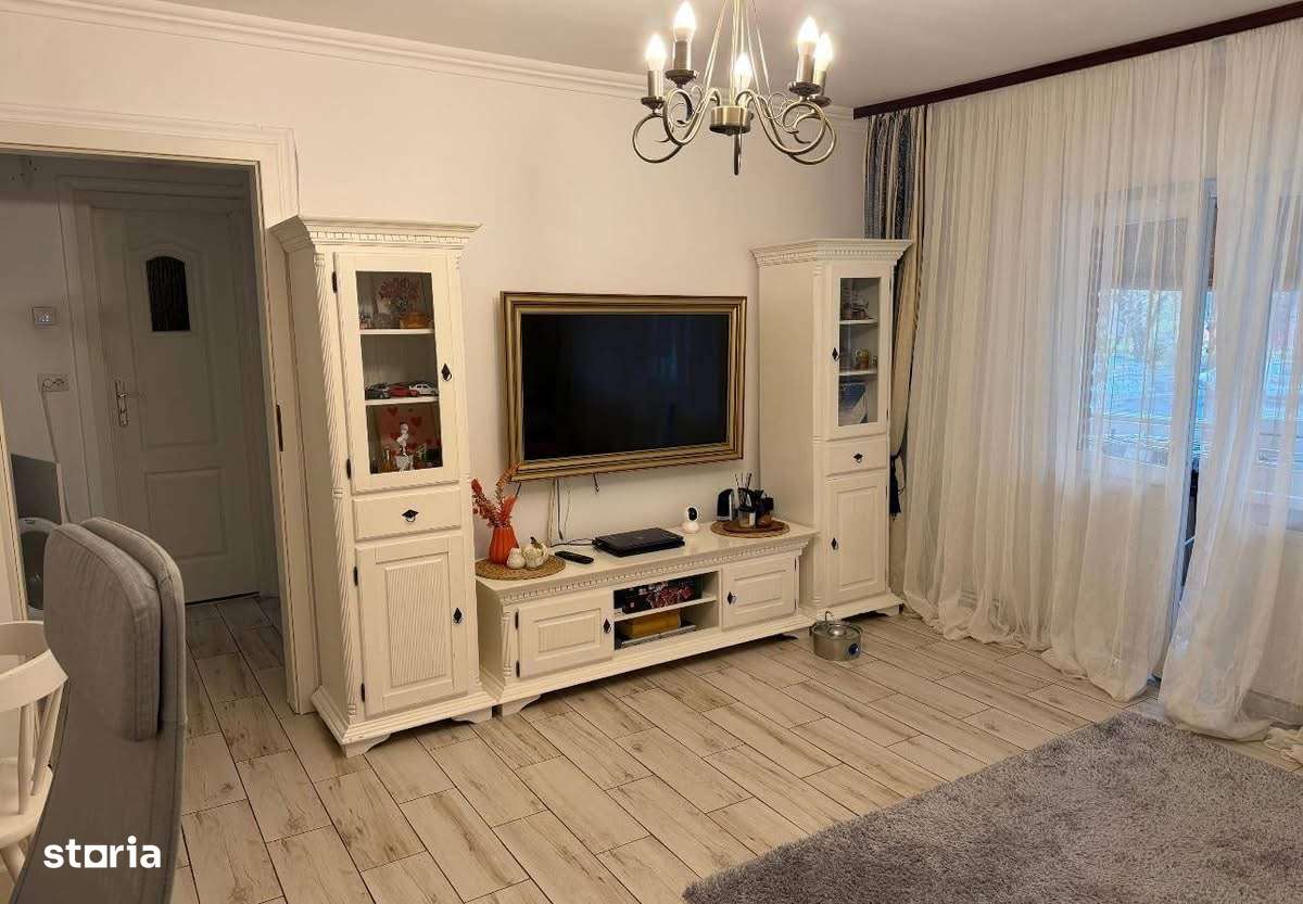 Apartament Cornitoiu 56 mp parter/4 cu balcon centrală mobilat-6