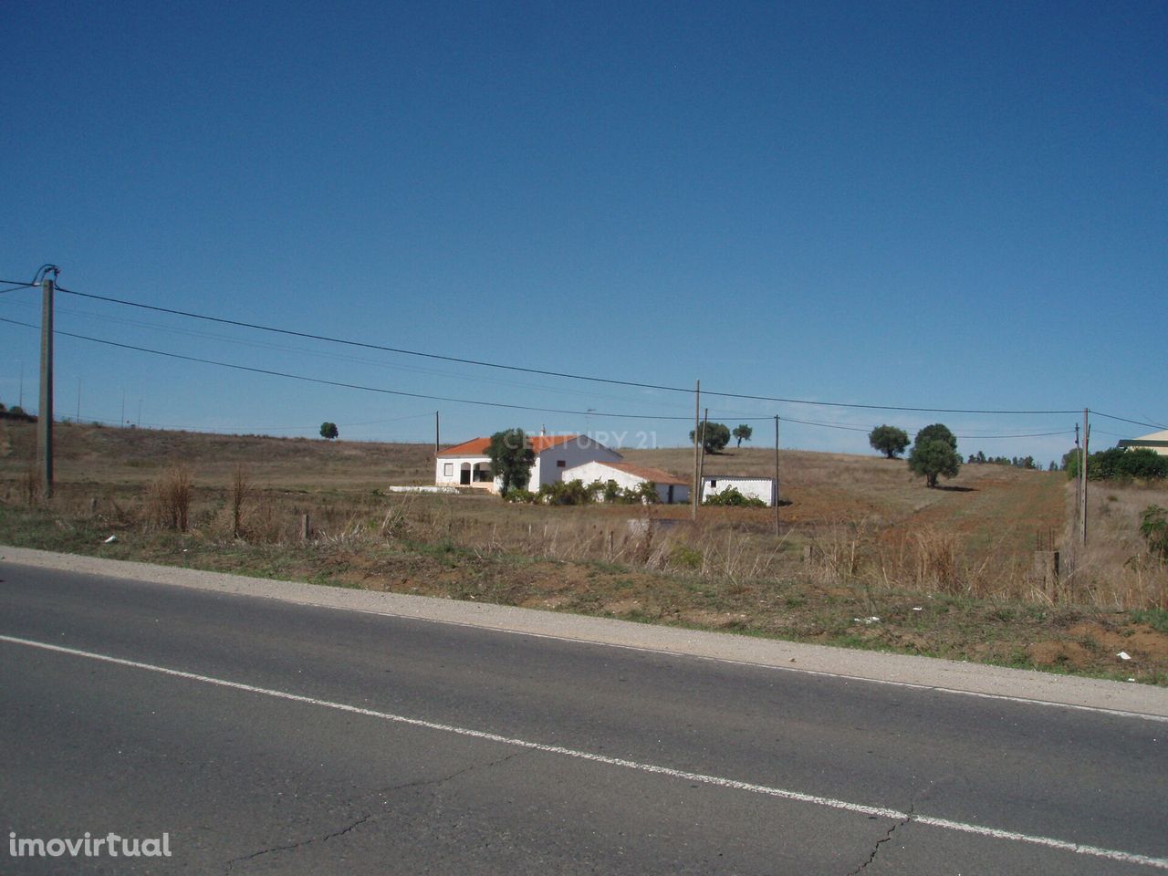 Excelente imóvel misto com a área de 3,8825 Ha, situado á beira da EN