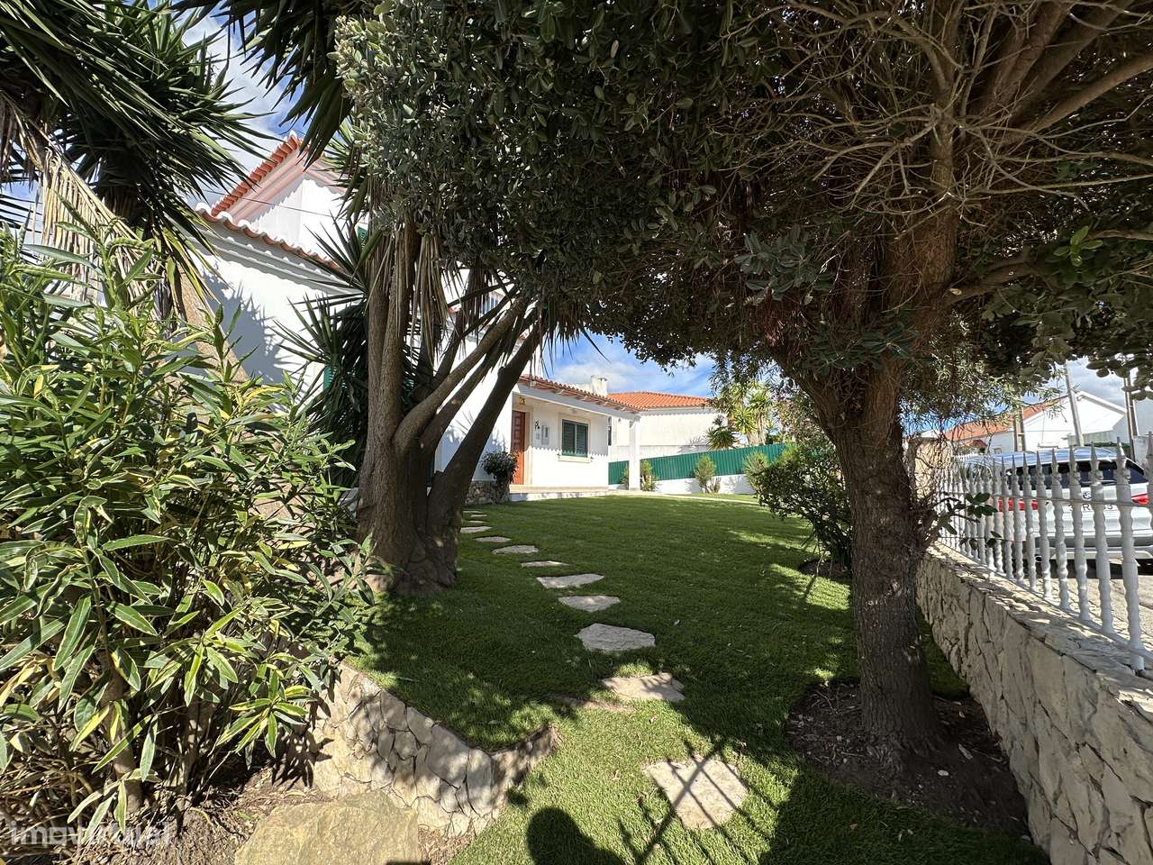 Moradia Isolada T3 com Piscina e Vista Mar na Ericeira-3