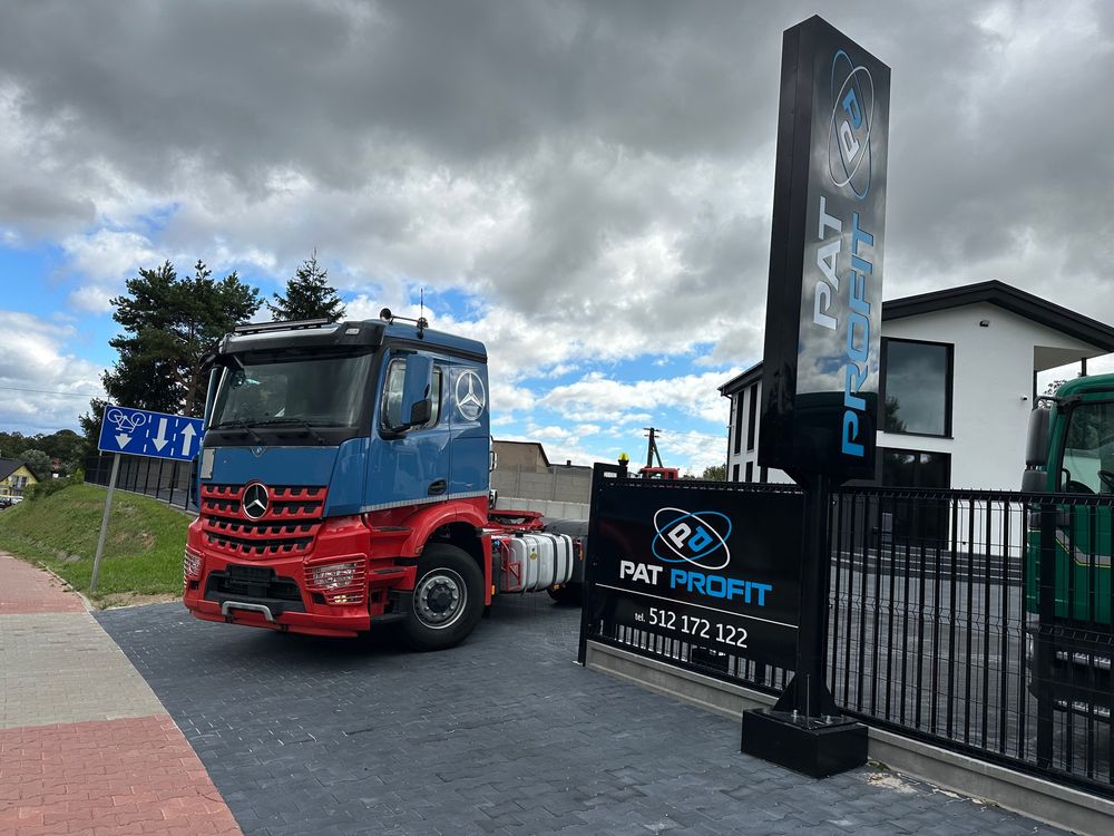Mercedes-Benz Arocs 2015