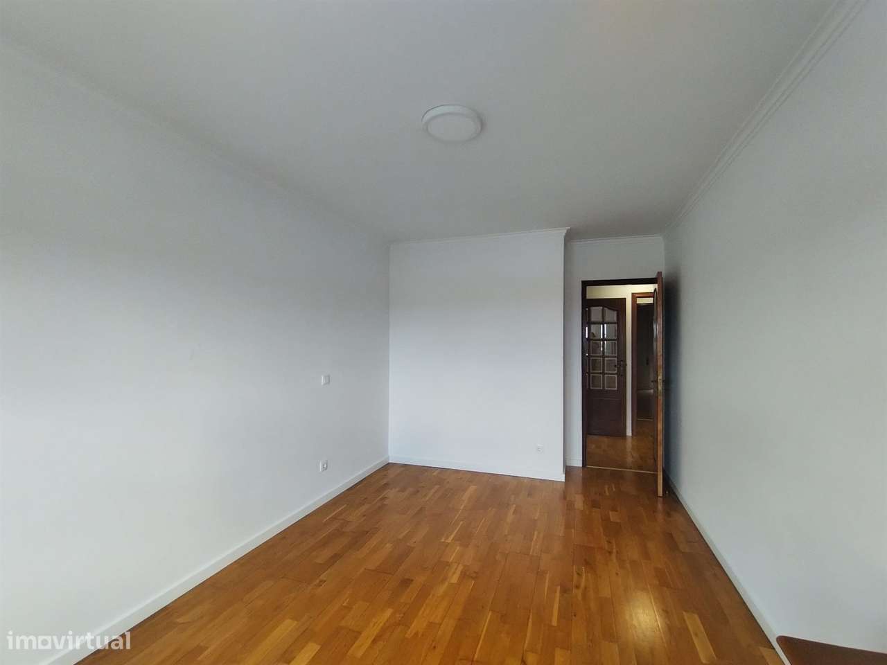 Apartamento T3 / Varandas / Marquise / Garagem / Quinta do Bispo / Lei-7