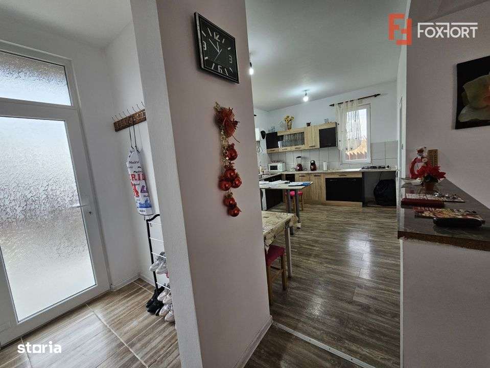 Casa individuala cu 7 camere, spatioasa in Sofronea-9