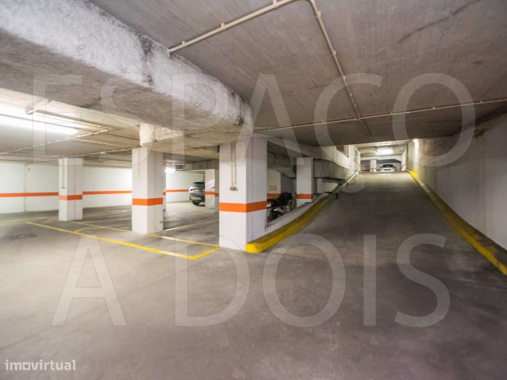 T3 com Vista Rio, Estacionamento e 2 Varandas junto à Estação de Br...-47