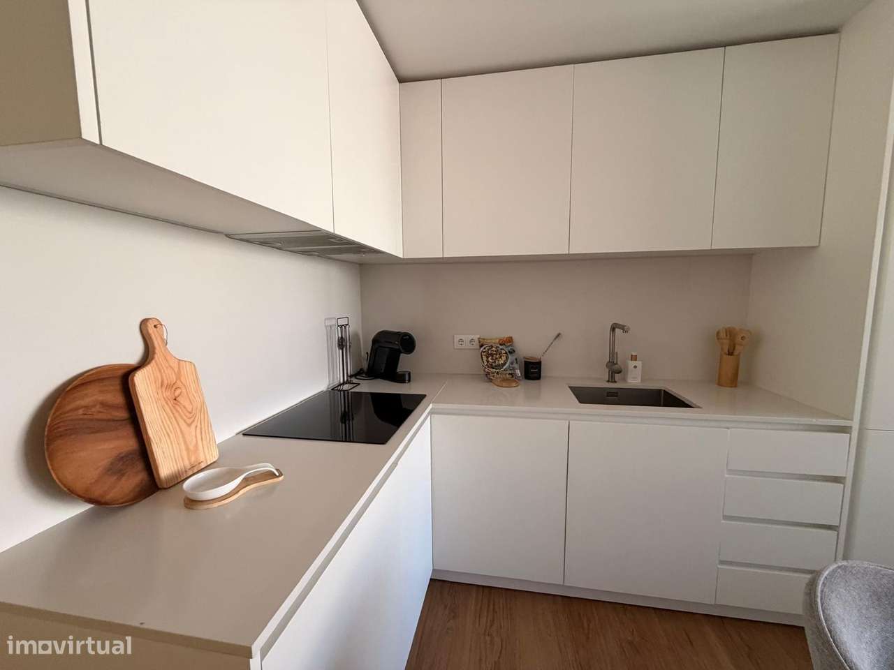 Apartamento T2 Duplex Mobilado na Av. Dr. Lourenço Peixinho-4