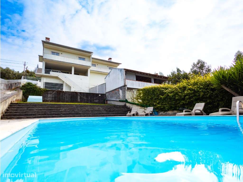 Moradia T3+1 com Piscina e elevador a 15 minutos de Coimbra - Grande imagem: 2/28