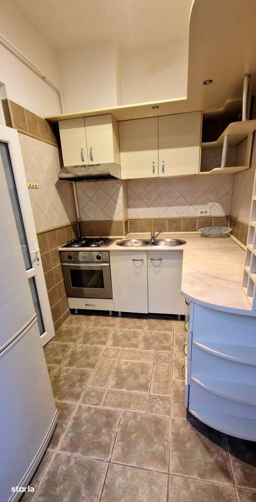 Vanzare apartament trei camere transformate in doua vila Armeneasca-5