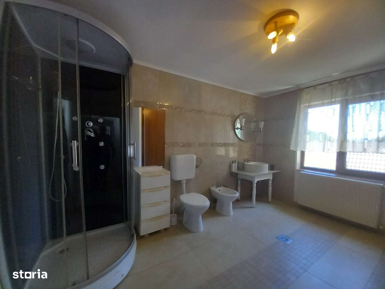 De vânzare pe str. Valea Roșie o casa superba !-8