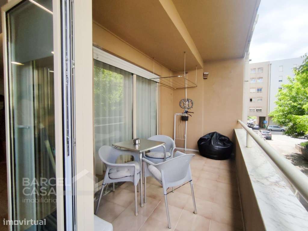 T3 Totalmente Renovado, Equipado e com Varanda, à Entrada da Cidade...-8