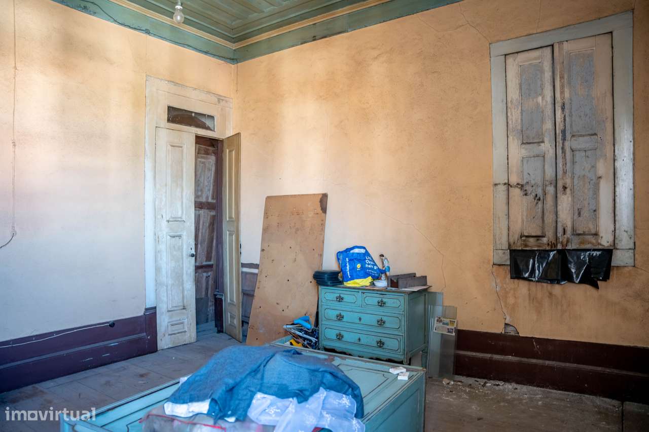 Imóvel com carácter e muito potencial de valorização.-33