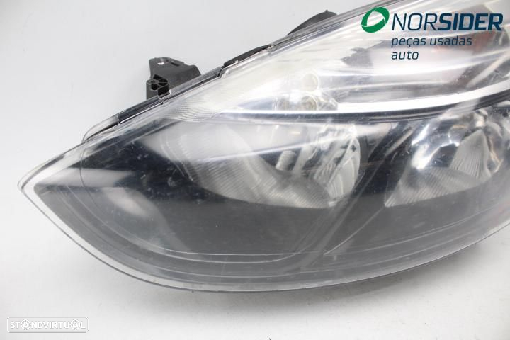 Farol esquerdo Renault Clio IV Fase I|12-16 - 2