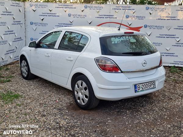 Opel Astra 1.6i Cosmo - 11