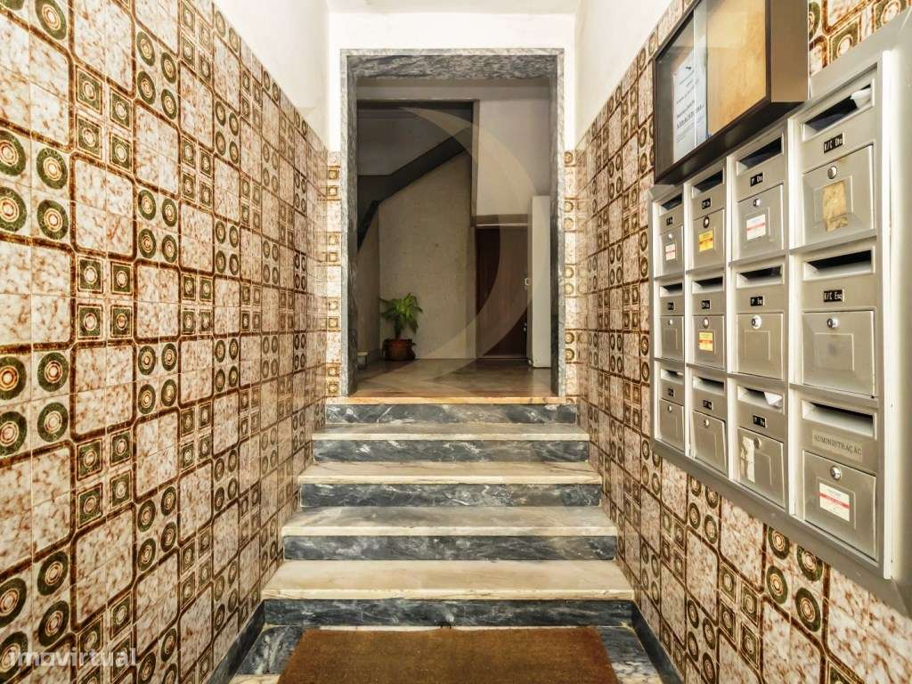 Apartamento T2 na Torre da Marinha-12