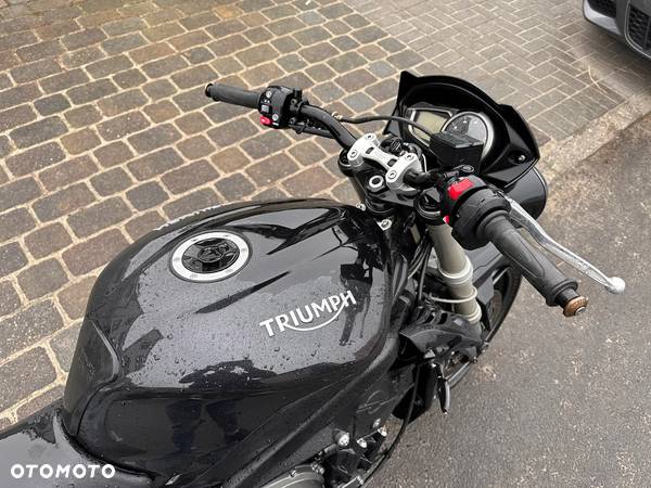 Triumph Street Triple - 10