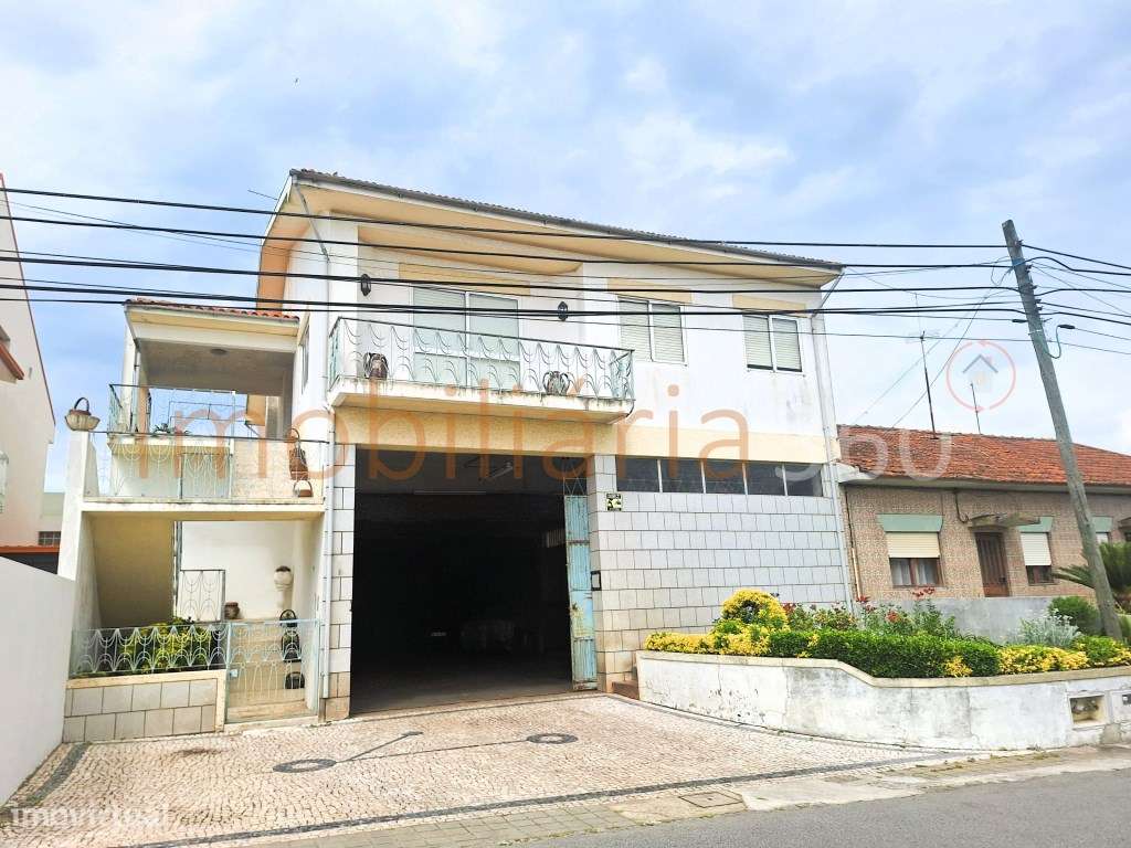 **Armazém para Venda - Oportunidade Única!**-28